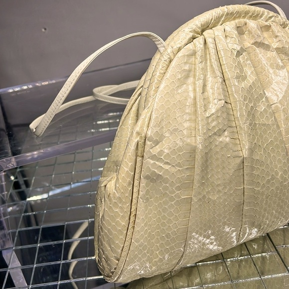 Viva Cream Snakeskin Vintage Bubble Bag Crossbody Clutch - Picture 7 of 13